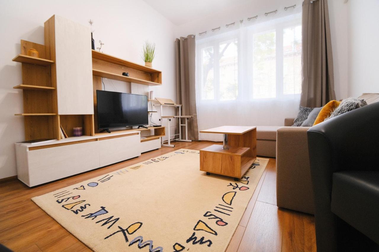 Apartment In The City Center Plovdiv Ngoại thất bức ảnh